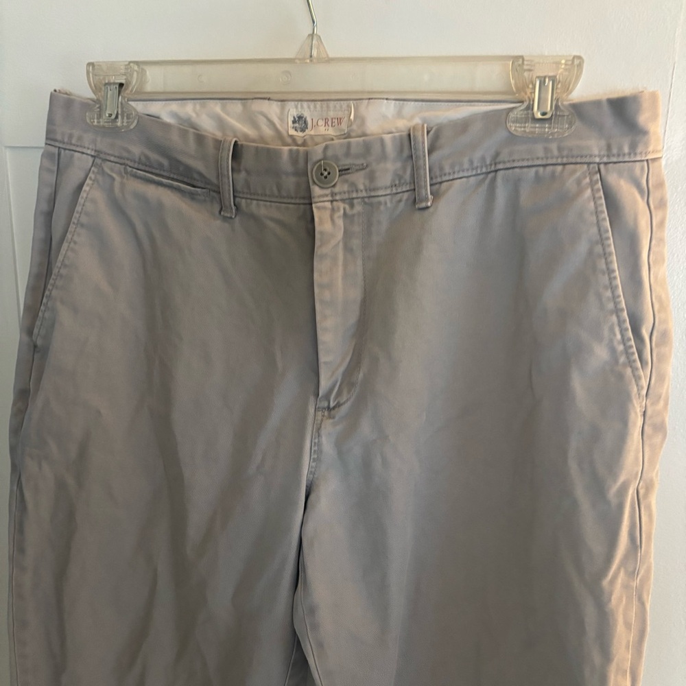 Men’s J Crew Grey 100% Cotton Chinos. Straight leg flat front 34 in x 34 inseam